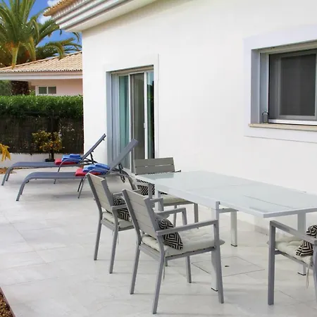 ヴィラ Vale Do Garrao Sleeps 4 With Pool Air Con And Wifi ヴァーレ・ド・ローボ