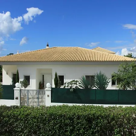 Vale Do Garrao Sleeps 4 With Pool Air Con And Wifi ヴィラ ヴァーレ・ド・ローボ